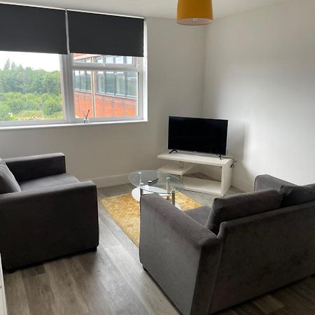 #0611 Two Bedroom Serviced Apartment - Free Parking 德比 外观 照片